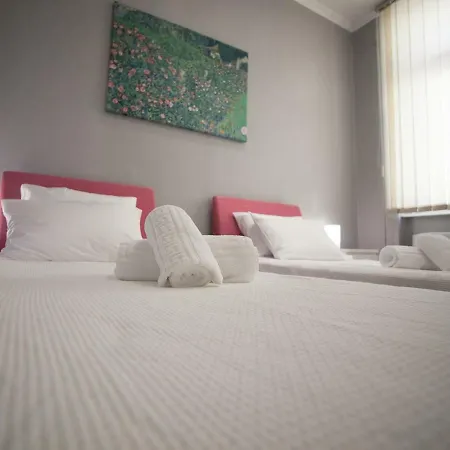Luxury Maisonette In Town *